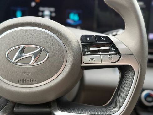 Used 2021 Hyundai Elantra SEL w/ Convenience Package image 18