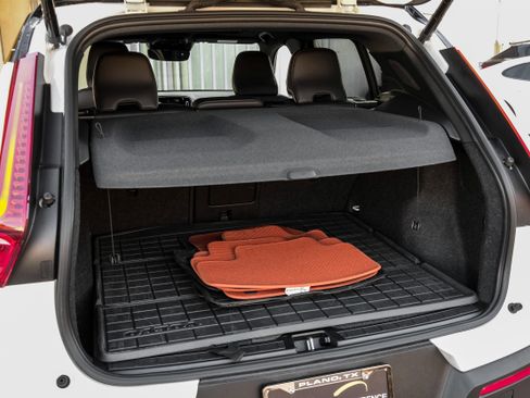 Used 2021 Volvo XC40 T4 R-Design image 58