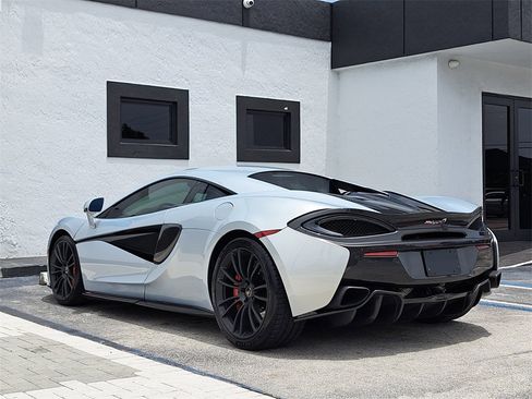 Used 2017 McLaren 570S Coupe image 4