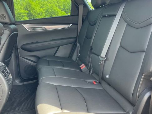 Certified 2025 Cadillac XT5 Luxury FWD image 8