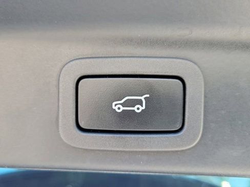 Used 2019 Jaguar F-PACE Portfolio image 15