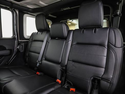 Used 2020 Jeep Wrangler Unlimited Sahara AWD/4WD image 22