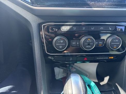 Used 2022 Volkswagen Atlas Cross Sport SE w/ Panoramic Sunroof Package image 22