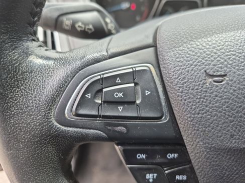Used 2016 Ford Focus Titanium w/ Titanium Technology Package FWD image 17