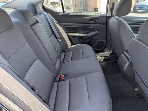 Used 2025 Nissan Altima 2.5 SV FWD image 29