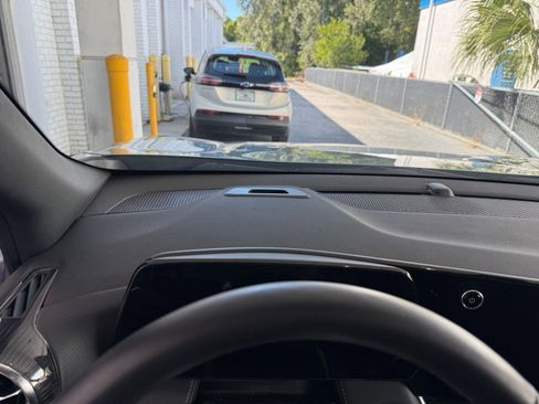 Used 2025 Chevrolet Equinox LT image 34