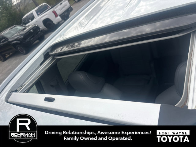 Used 2022 Toyota Highlander XLE FWD image 5