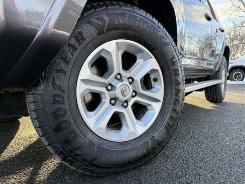 Used 2022 Toyota 4Runner SR5 Premium w/ Moonroof Package image 8