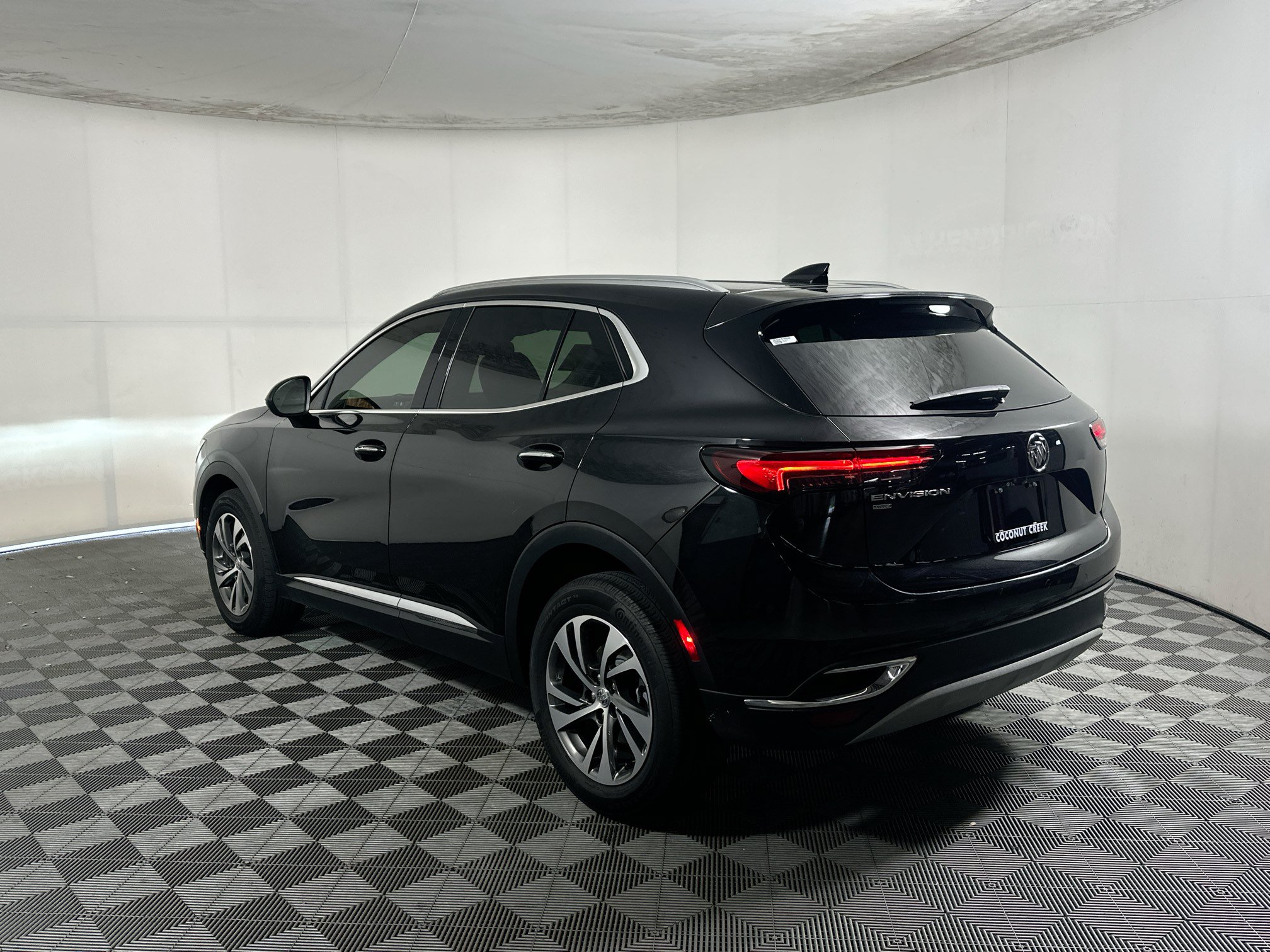 Used 2023 Buick Envision Essence AWD/4WD image 5
