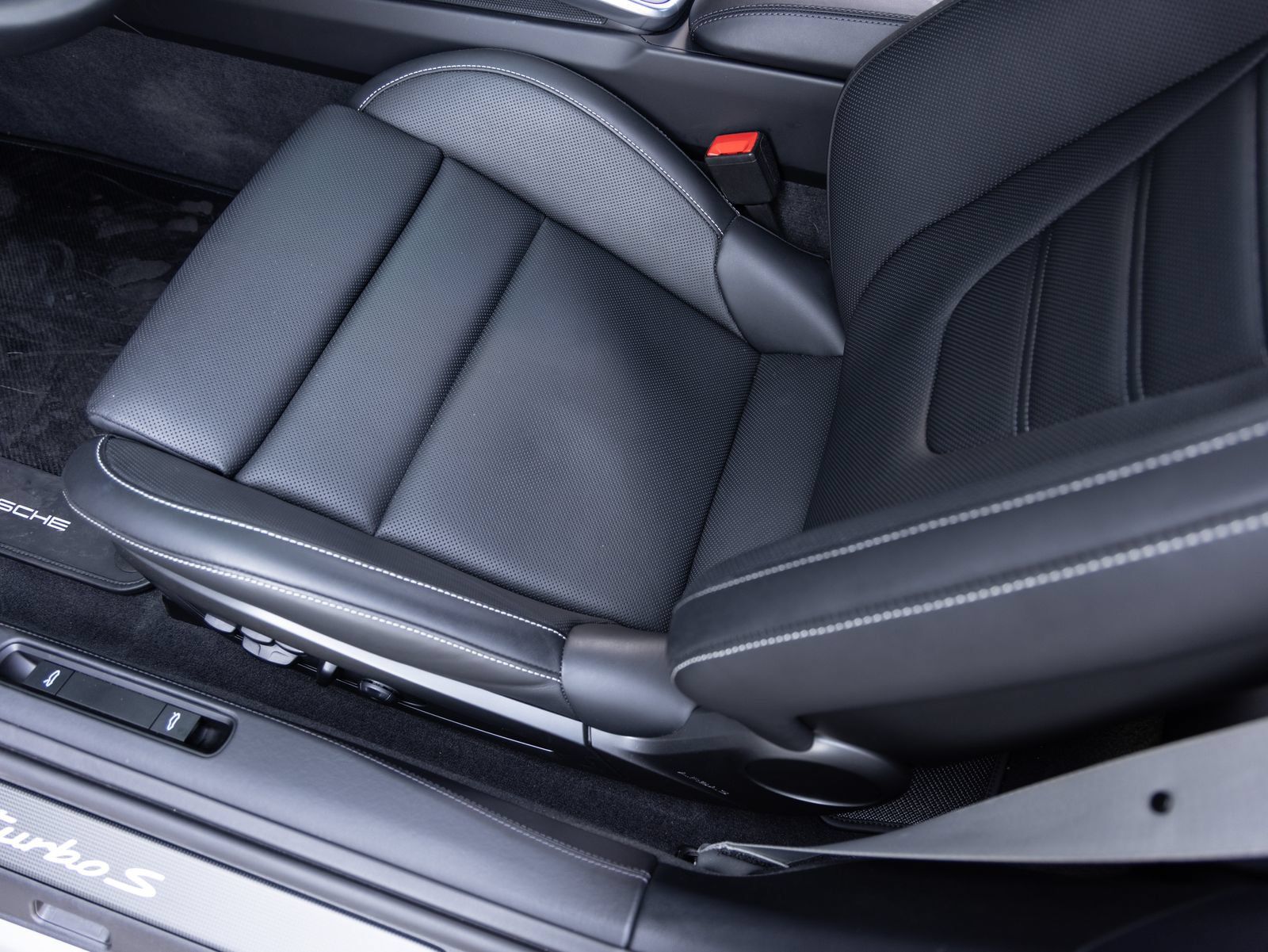Certified 2024 Porsche 911 Turbo S AWD/4WD image 21