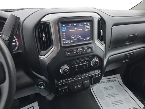 Used 2024 Chevrolet Silverado 2500 Custom w/ Custom Value Package image 28