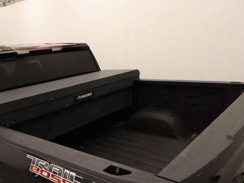 Used 2022 Chevrolet Silverado 1500 Custom Trail Boss AWD/4WD image 19