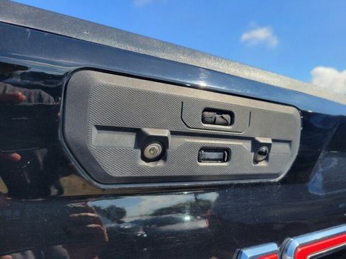 Used 2022 GMC Sierra 1500 Denali w/ Denali Reserve Package AWD/4WD image 7