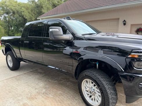 Used 2025 RAM 2500 Limited AWD/4WD image 3