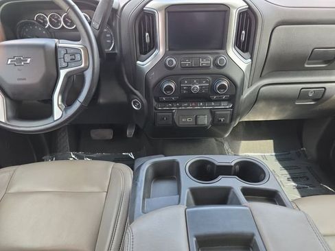 Used 2022 Chevrolet Silverado 1500 RST image 3