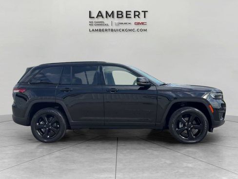 Used 2023 Jeep Grand Cherokee Altitude AWD/4WD image 6