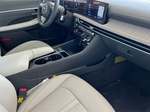 New 2025 Hyundai Sonata Limited image 15