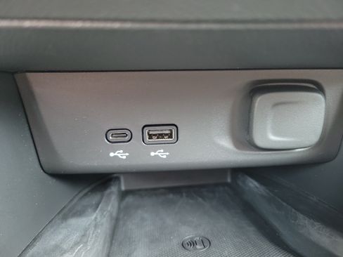 Used 2025 Buick Envista Sport Touring w/ Convenience I Package FWD image 30