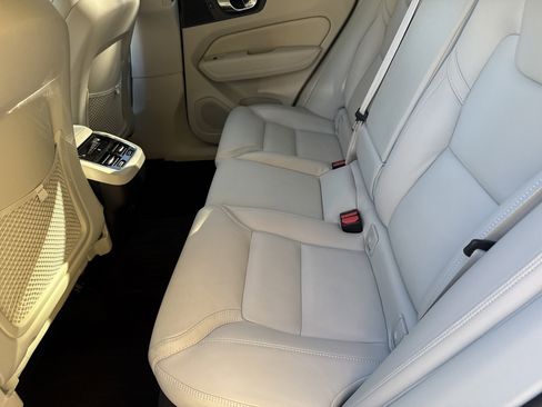 Used 2023 Volvo XC60 B5 Ultimate w/ Climate Package image 20