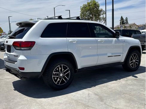 Used 2018 Jeep Grand Cherokee Trailhawk w/ Trailhawk Luxury Group AWD/4WD image 28