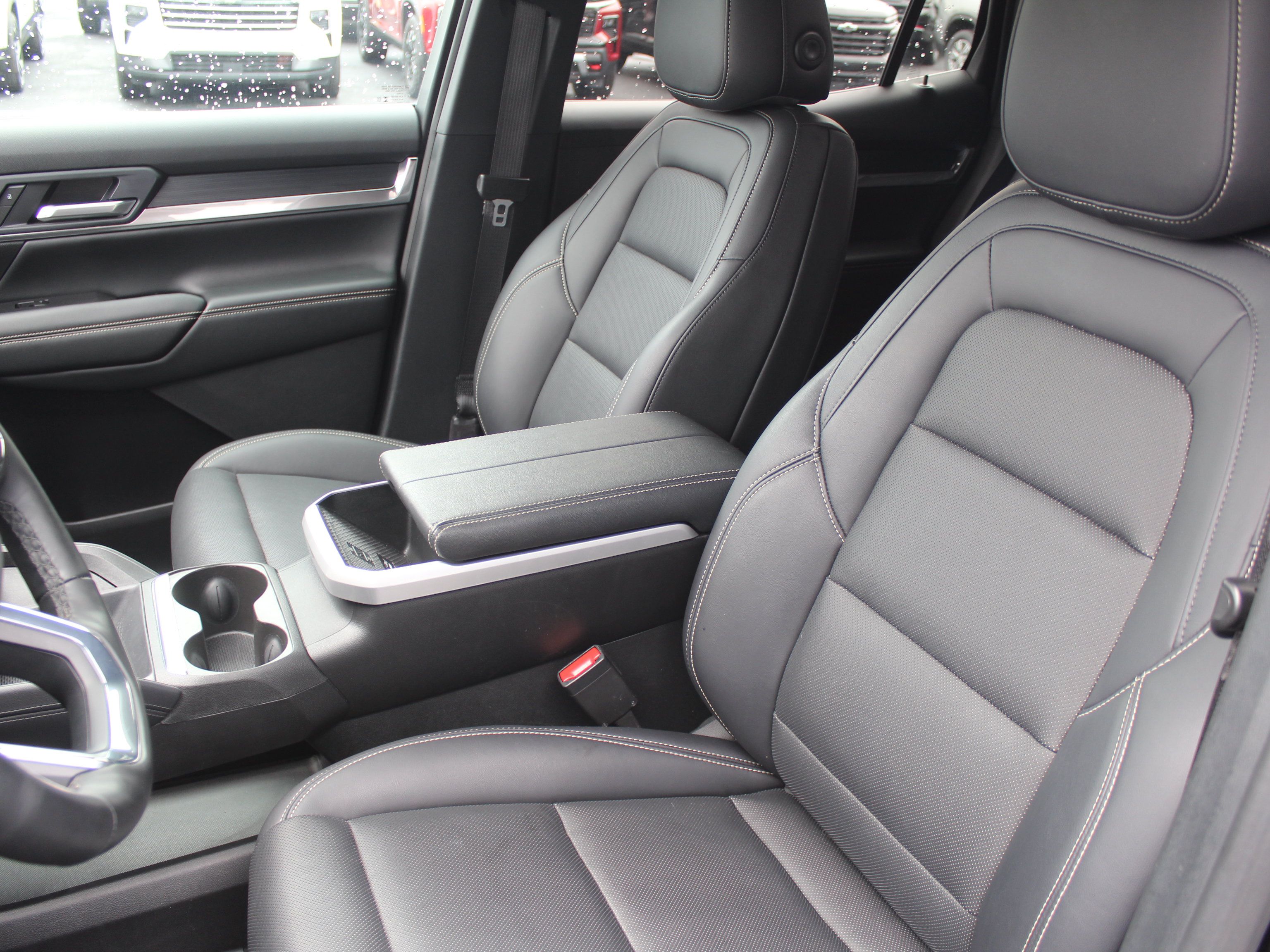 Used 2026 GMC Terrain Elevation w/ Elevation Premium Package AWD/4WD image 13