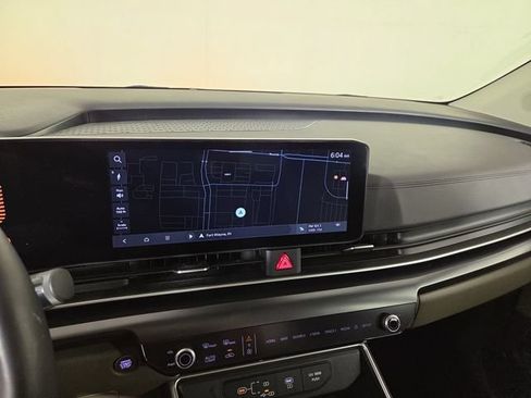 Certified 2025 Kia Carnival FWD image 16