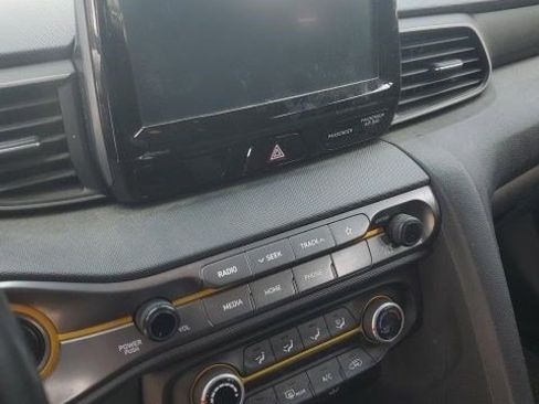 Used 2020 Hyundai Veloster Turbo R-Spec image 12