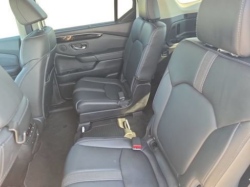 Used 2025 Honda Pilot EX-L image 16