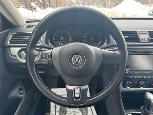 Used 2015 Volkswagen Passat 1.8T Limited Edition image 10