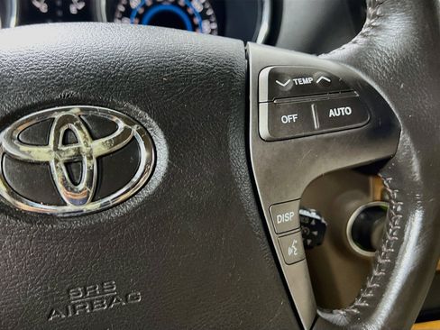 Used 2010 Toyota Highlander Limited w/ Extra Value Pkg 3 AWD/4WD image 20