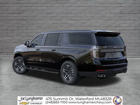 New 2026 Chevrolet Suburban Z71 w/ Z71 Off-Road Package AWD/4WD image 3