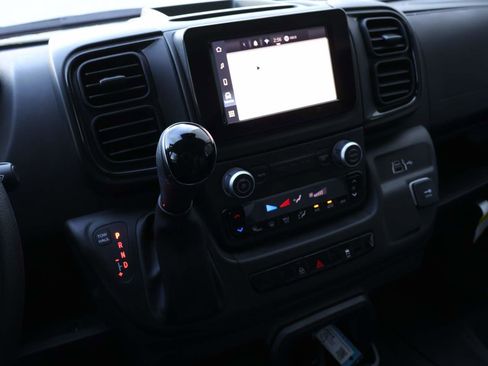 Used 2025 RAM ProMaster 2500 w/ Convenience Group image 6