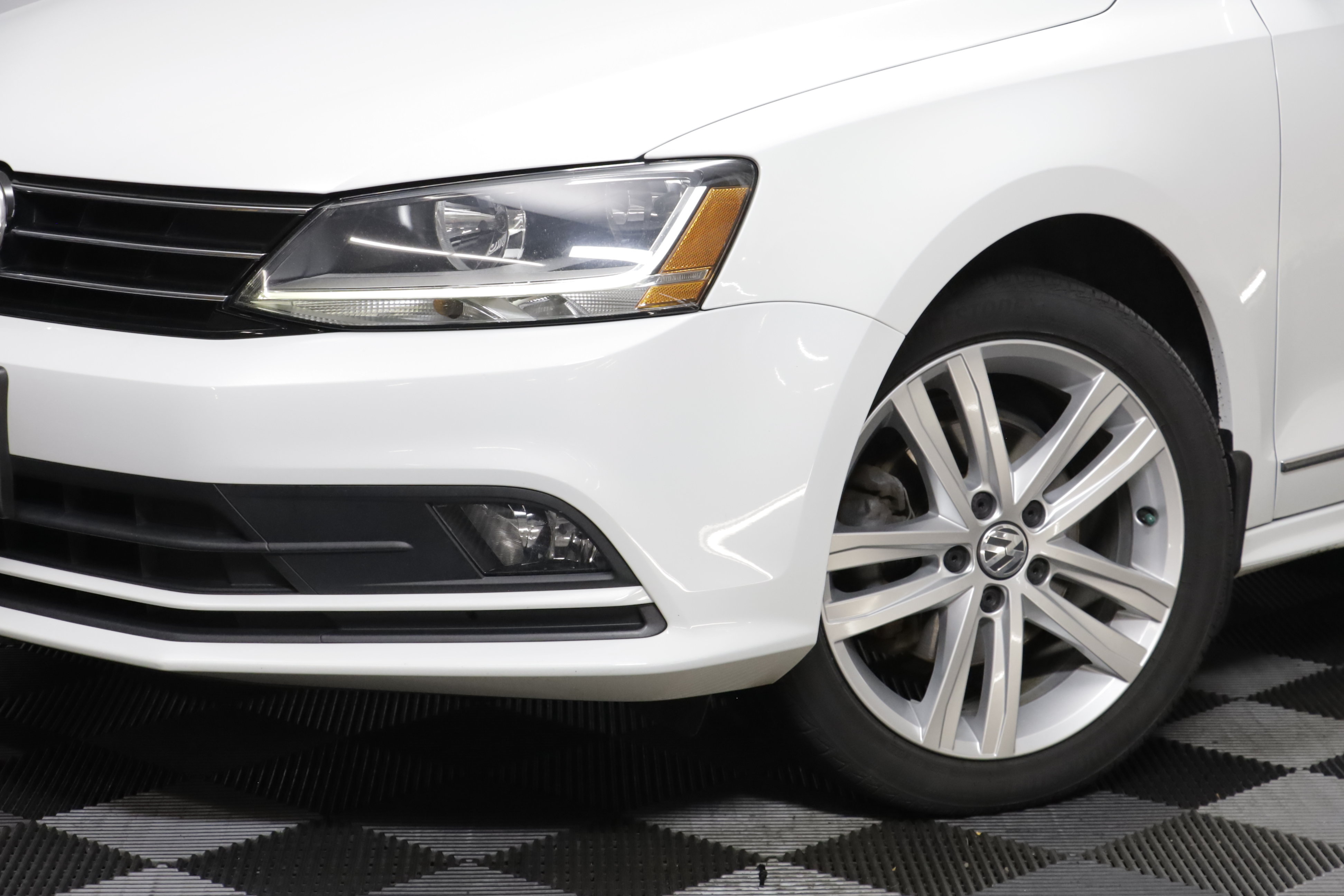 Used 2017 Volkswagen Jetta SEL FWD image 3