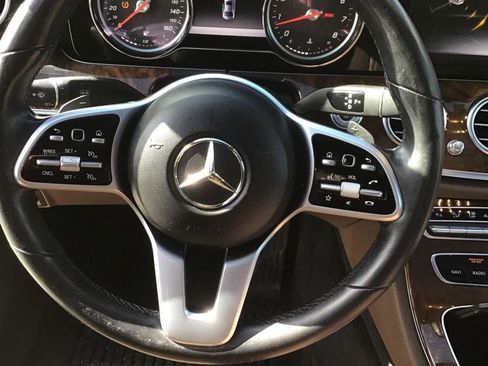 Used 2019 Mercedes-Benz E 300 4MATIC w/ Premium 1 Package image 9