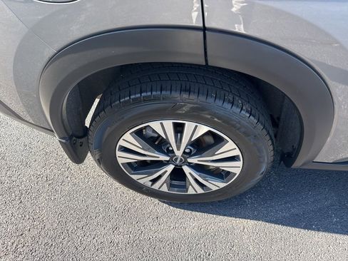 Used 2023 Nissan Rogue SV image 9