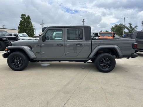Used 2022 Jeep Gladiator Sport AWD/4WD image 31