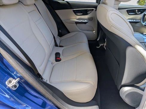 Used 2025 Mercedes-Benz GLC 350e 4MATIC image 20