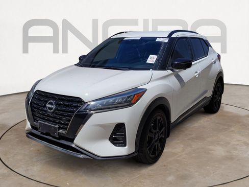 Used 2024 Nissan Kicks SR image 3