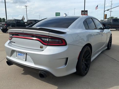 Used 2019 Dodge Charger Scat Pack w/ Dynamics Package RWD image 19