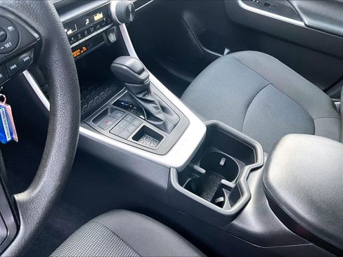 Used 2022 Toyota RAV4 LE image 20