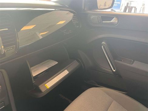 Used 2018 Volkswagen Beetle 2.0T S image 28