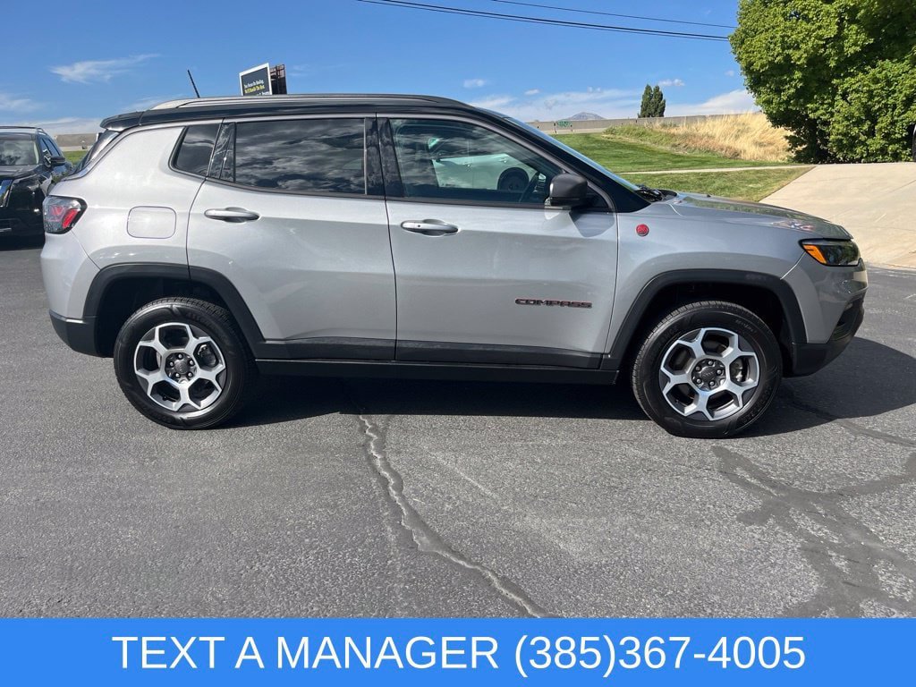 Used 2022 Jeep Compass Trailhawk w/ Trailhawk Elite Group AWD/4WD image 2