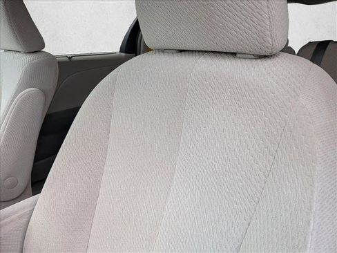 Used 2014 Toyota Sienna LE FWD image 13