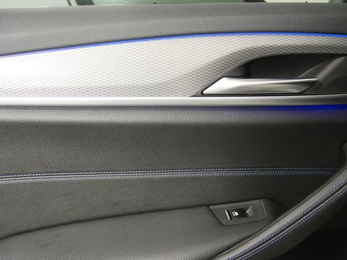 Used 2019 BMW 530i w/ M Sport Package image 13