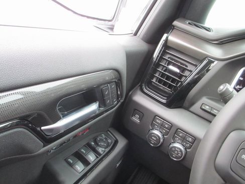 New 2026 GMC Sierra 1500 AT4 w/ AT4 Premium Package image 17