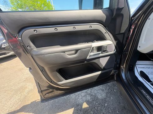 Used 2022 Land Rover Defender 110 X-Dynamic HSE AWD/4WD image 12