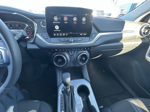 Used 2025 Chevrolet Blazer LT image 11