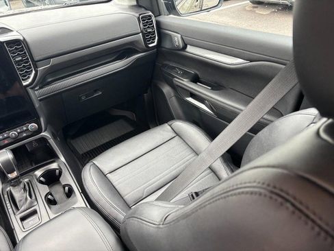Used 2025 Ford Ranger Lariat w/ FX4 Off-Road Package AWD/4WD image 14