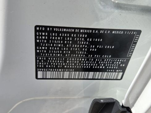Used 2025 Volkswagen Taos SE FWD image 20