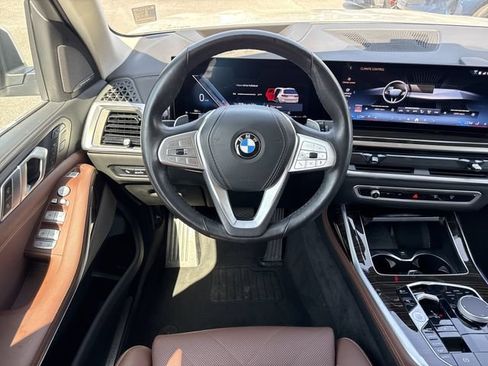 Used 2025 BMW X7 xDrive40i w/ Premium Package AWD/4WD image 14